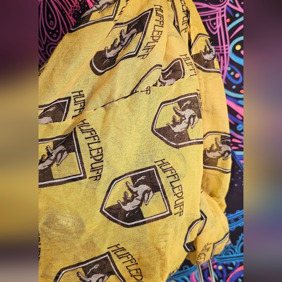 Harry Potter Infinity Scarf By BIOWORLD - Picture 3 of 5